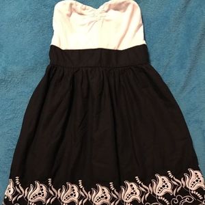 Wet Seal black and white strapless dress